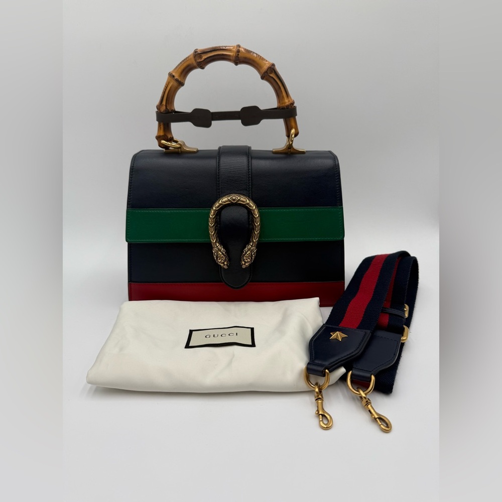 🌹♥️GUCCI Calfskin Medium Dionysus Bamboo Top Handle
Bag Navy Blue♥️🌹